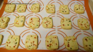 Karachi Fruit Biscuits (eggless) #fruitbiscuits #eggless #karachibiscits #baking #indian @aromaticessence