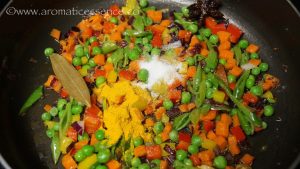 Cauliflower Rice Pilaf | Turmeric Cauliflower Rice