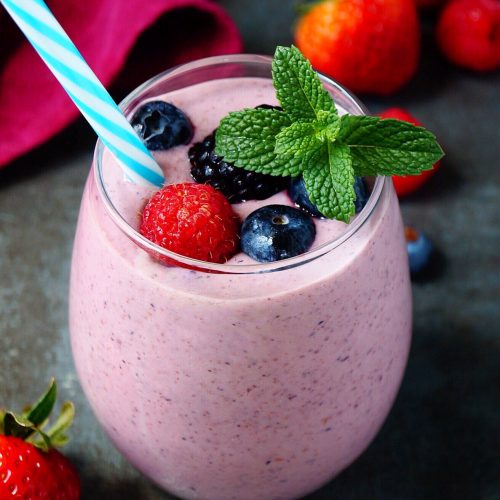 Mixed Berry Smoothie | Mixed Berry Chia Seed Smoothie
