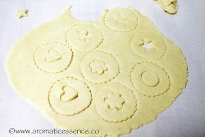 Eggless Linzer Cookies