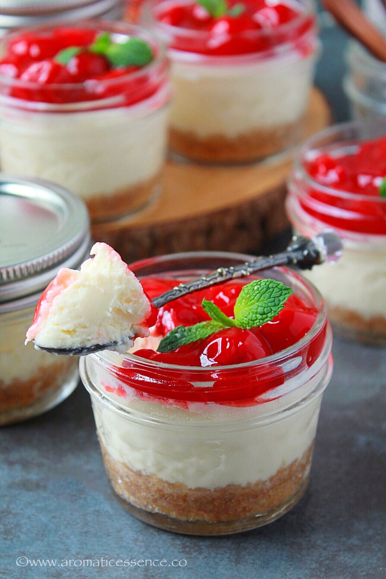 scooped up Instant Pot Cheesecake In Jars
