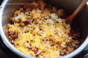 Add a cup of cheese, mix well.