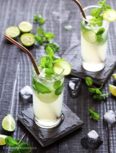 Virgin mojito mocktail served in two glasses