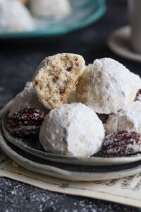 Close-up shot of cross-section of Mexican wedding cookies
